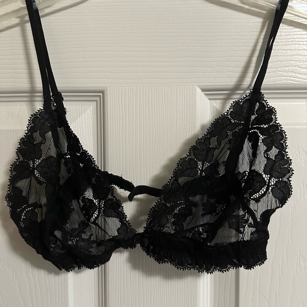 Black Lacey Frederick’s of Hollywood’s Bralette Size XS (11 1/2 inches across)